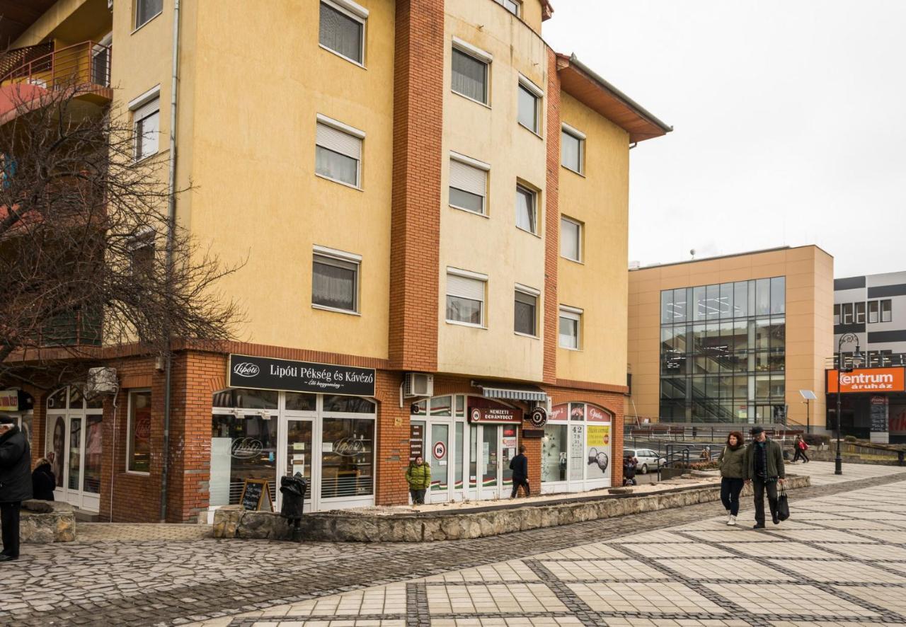 Central Home- Pesterzsebet Budapest Luaran gambar