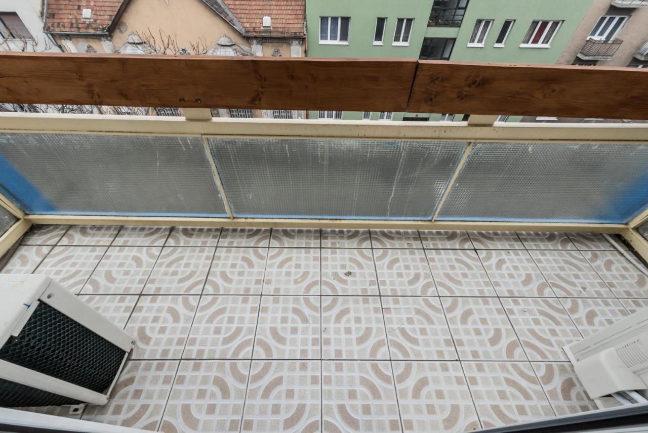 Central Home- Pesterzsebet Budapest Luaran gambar