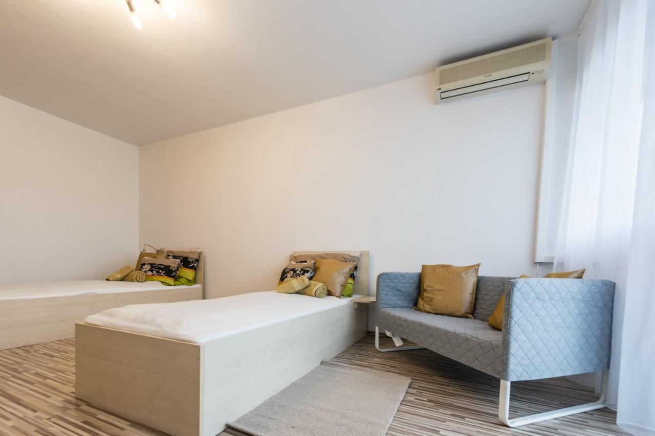 Central Home- Pesterzsebet Budapest Luaran gambar