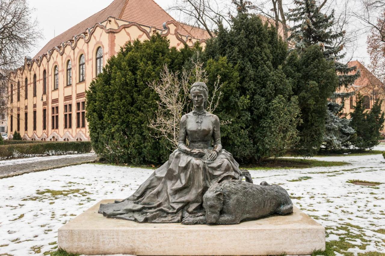 Central Home- Pesterzsebet Budapest Luaran gambar