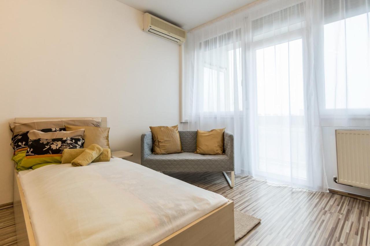 Central Home- Pesterzsebet Budapest Luaran gambar