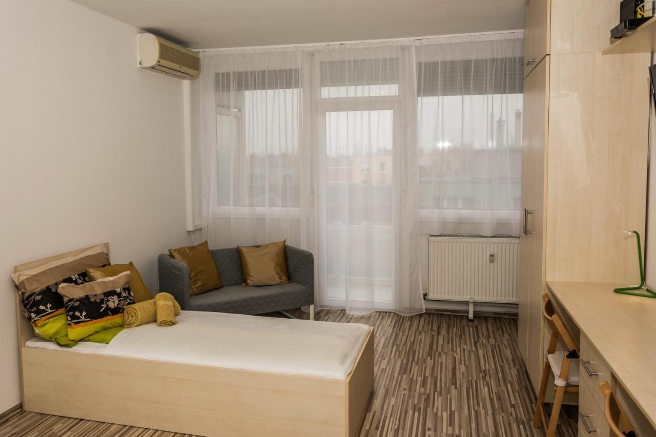 Central Home- Pesterzsebet Budapest Luaran gambar